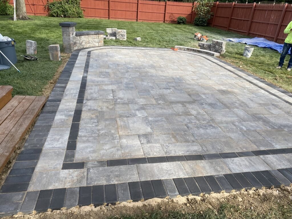 Paver patio with contrasting border stones
